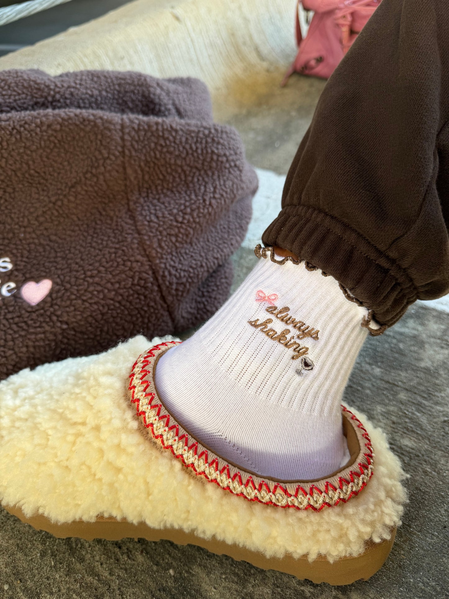 ALWAYS SHAKING GRIP SOCKS