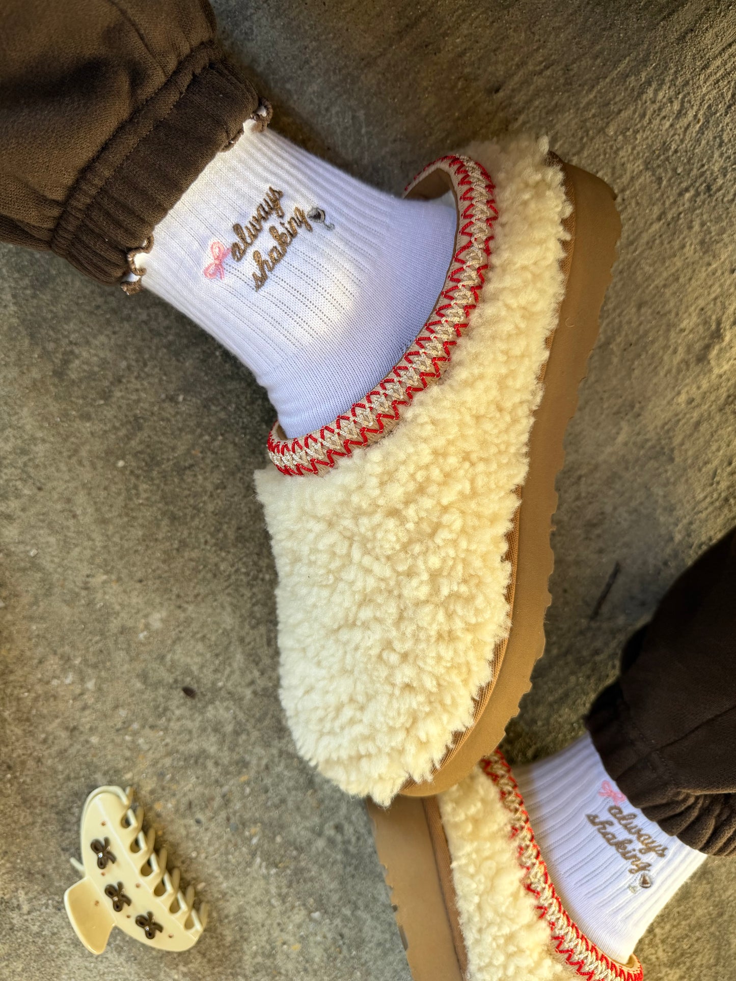 ALWAYS SHAKING GRIP SOCKS